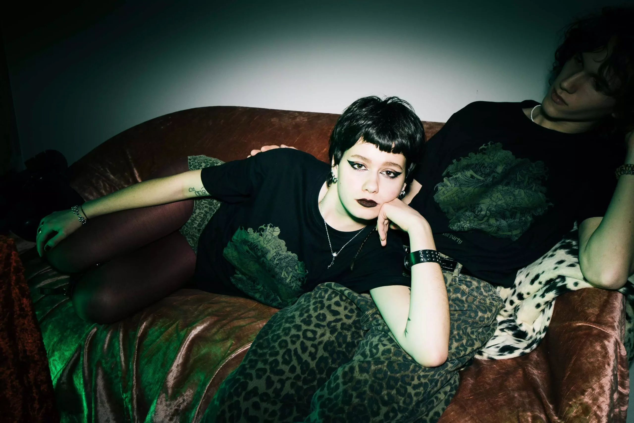 End The Party – T-shirt - Image 5