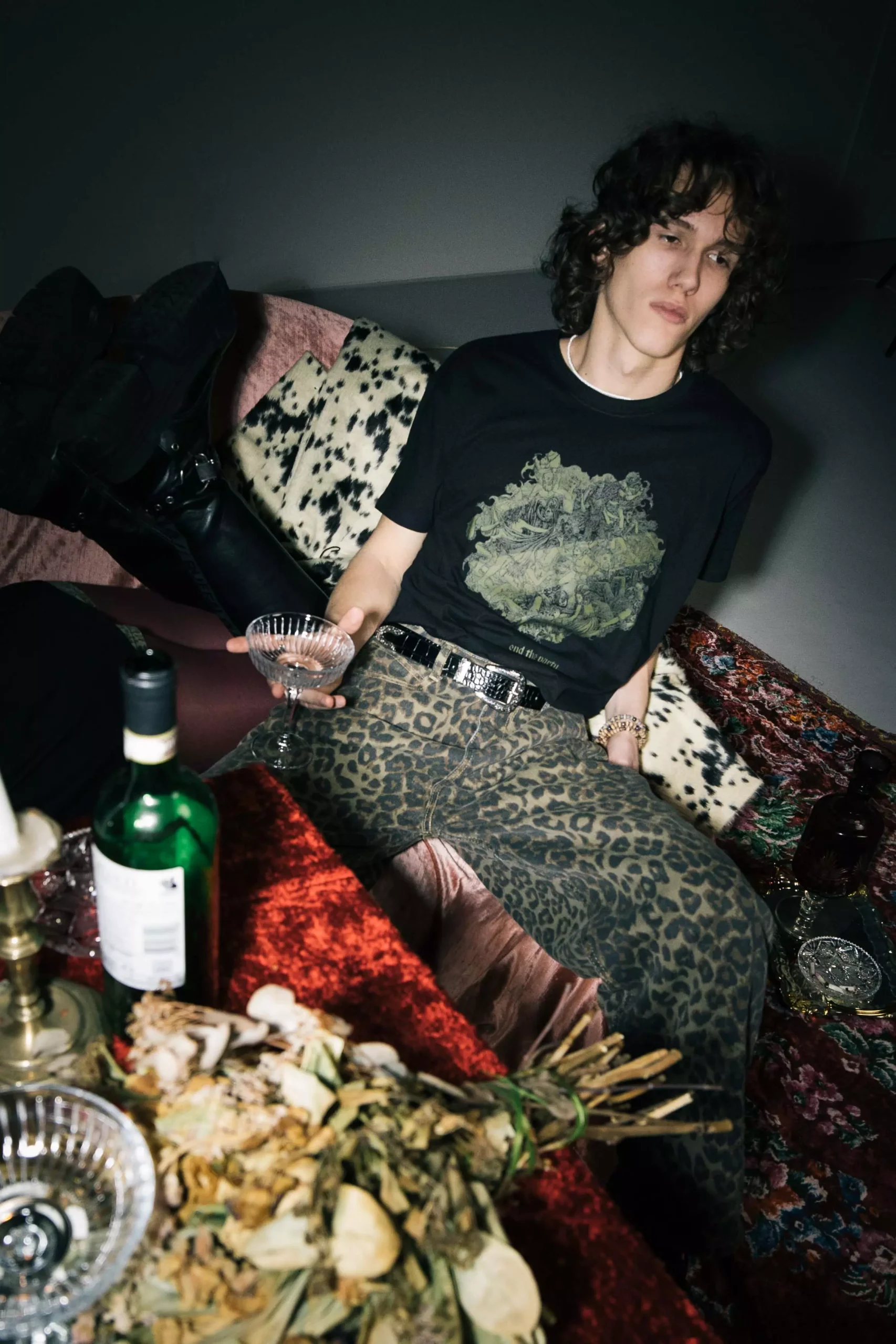 End The Party – T-shirt - Image 4